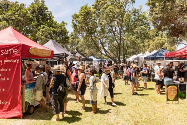 Waitangi Day food stalls2